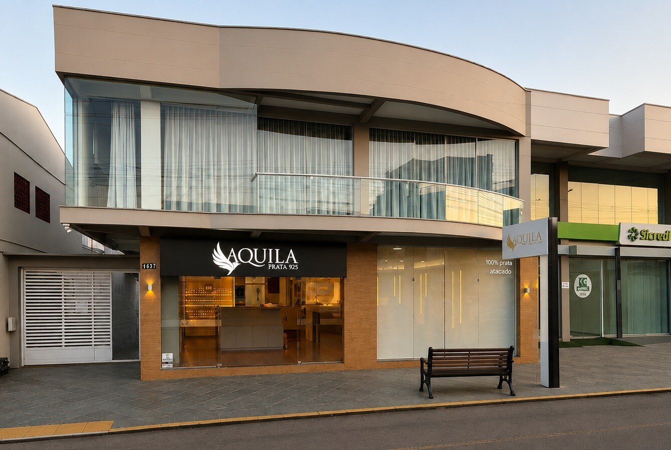 Fachada do novo showroom da Aquila Prata 925 em Guaporé