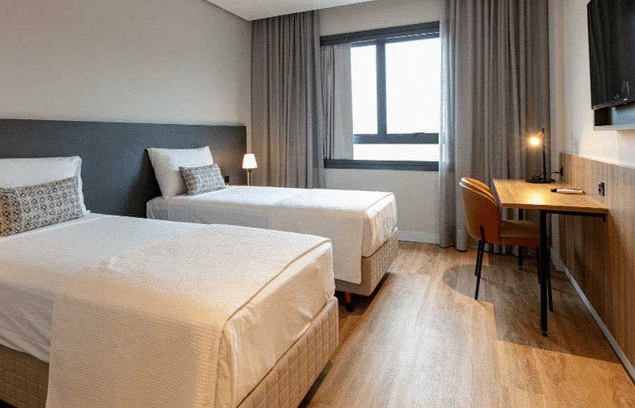 Suíte com duas camas no Hotel Monaro